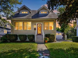 9 Cottage St, Melrose, MA 02176