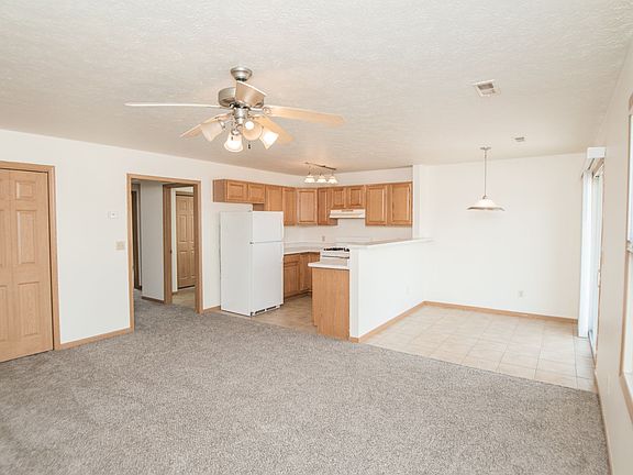 3rd image of 12051 N Eastpoint Ct APT B