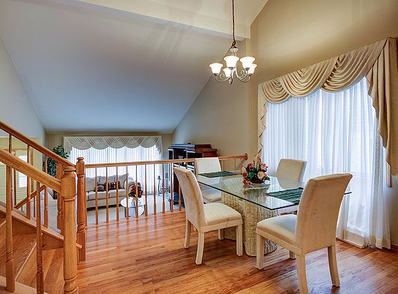 5th image of 3642 W Deer Park Dr