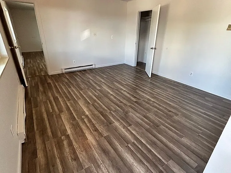 399 N Mountain View Dr — Photo 9