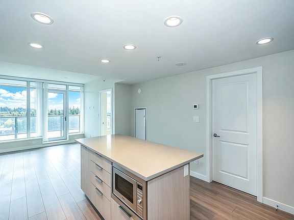 4th image of 1182 Westwood St #1904