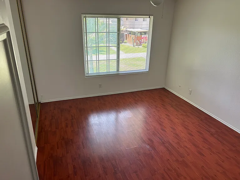 521 S Lyon St #35 — Photo 3