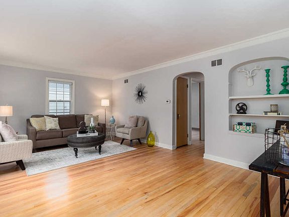 2nd image of 4616 N Elkhart Ave