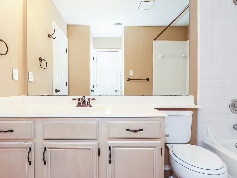 941 Azalia Dr — Photo 13