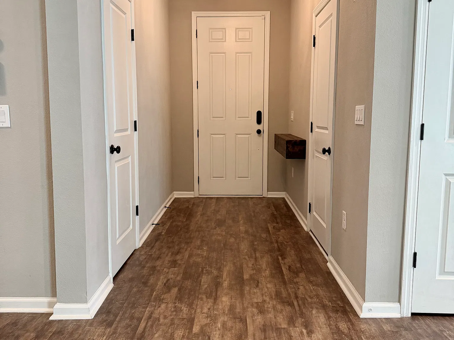 3 bed, 1902 sqft, $2,895 — Photo 2