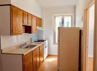 3250 44th St APT 2R, Astoria, NY 11103