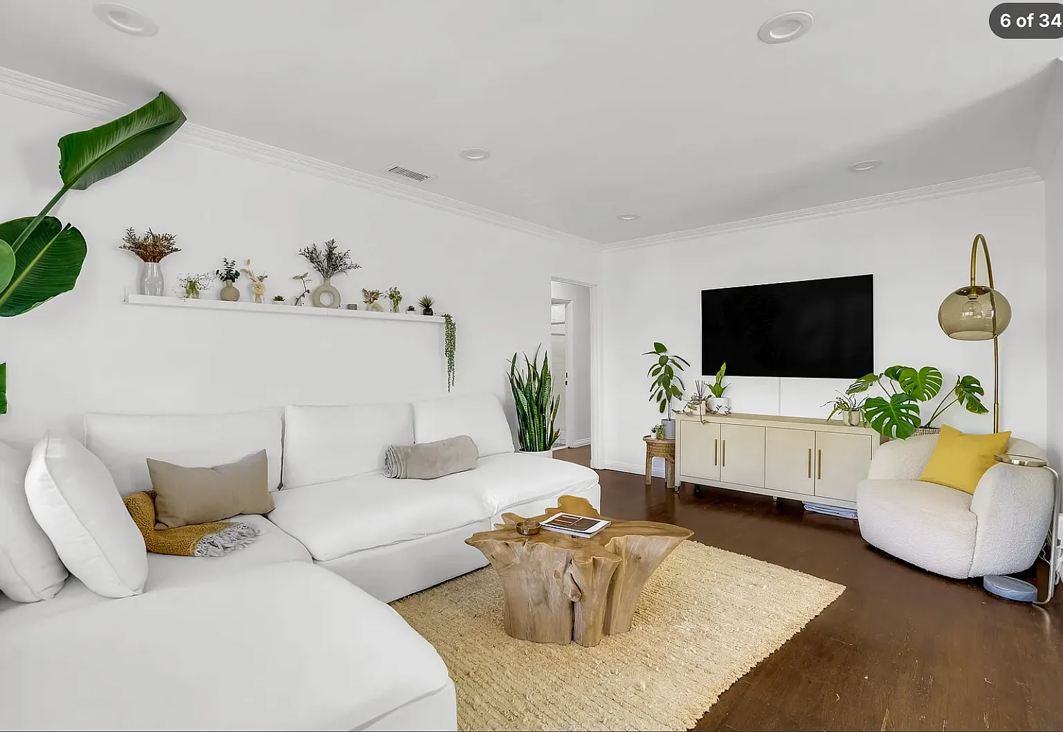 3 bed, 1180 sqft, $6,650 — Photo 2