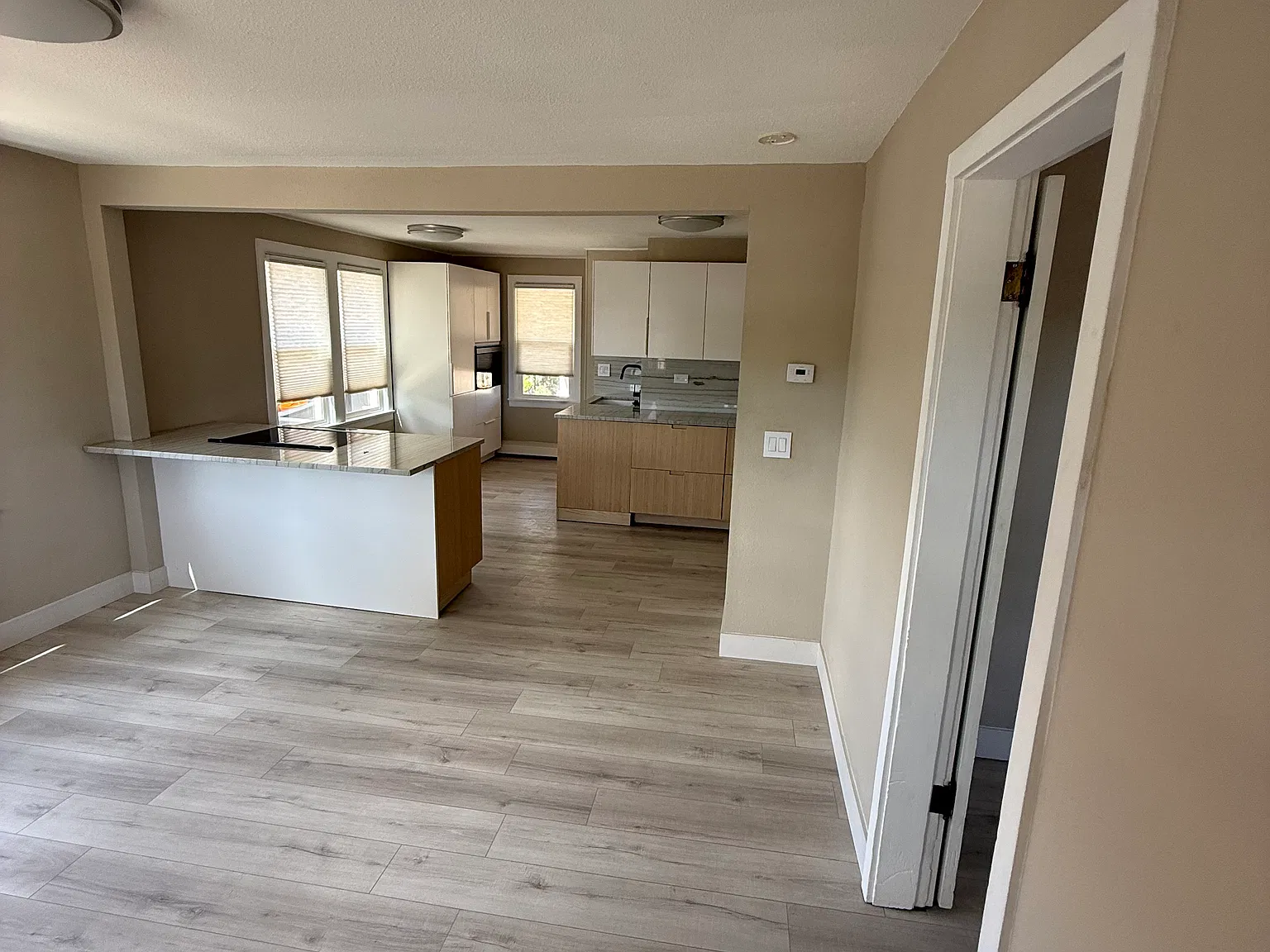 3 bed, 1400 sqft, $2,400 — Photo 3
