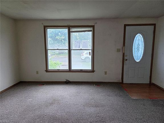 2nd image of 77 Fulton St