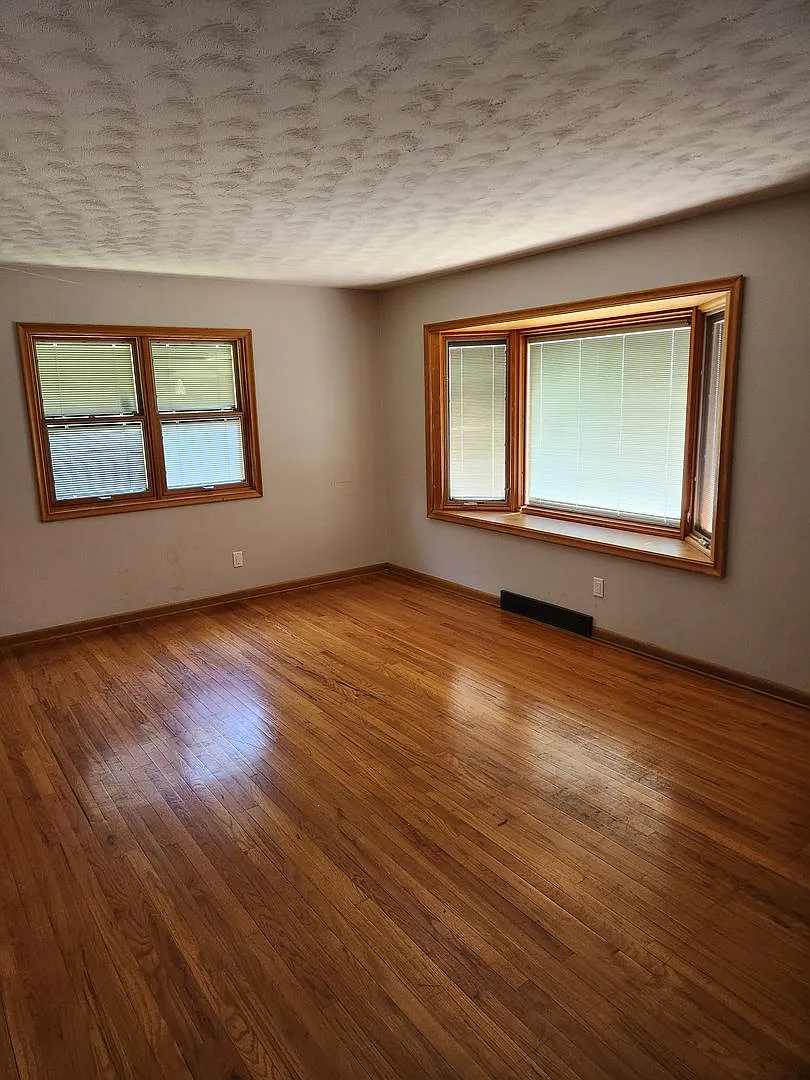 5218 Q Street — Photo 2