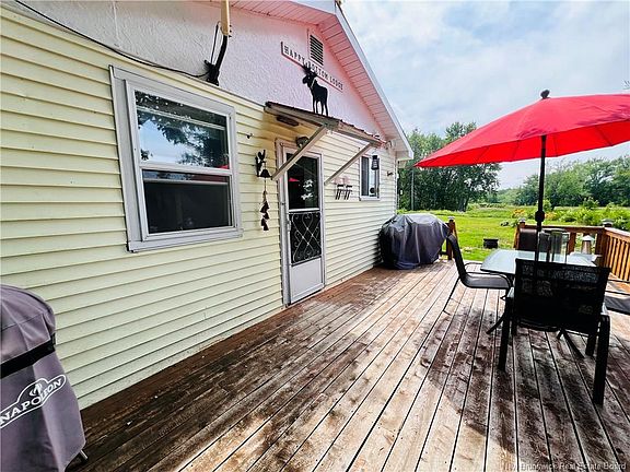 3rd image of 2147 Tweedside Rd
