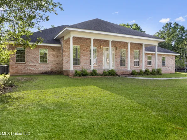 6426 Apelehama Rd, Diamondhead, MS 39525