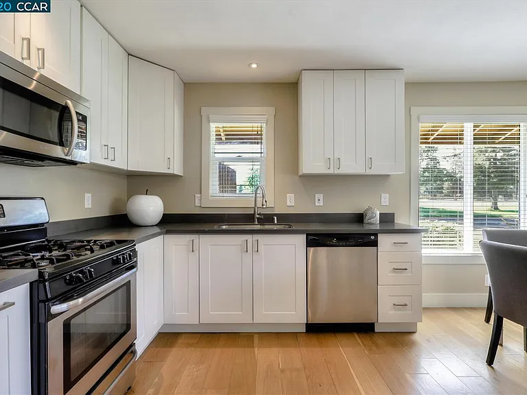 2021 Olivera Rd #D — Photo 11