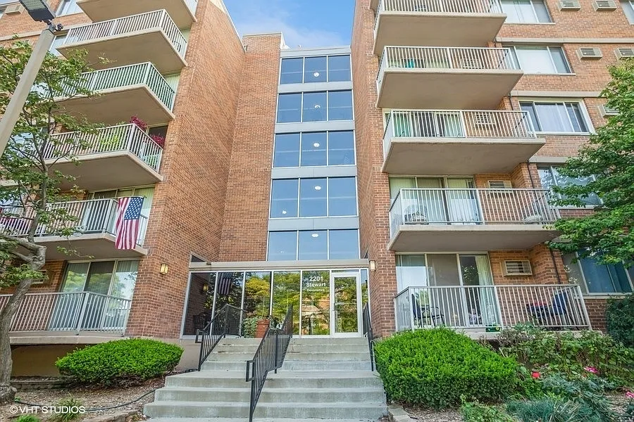 2201 S Stewart Ave #5M