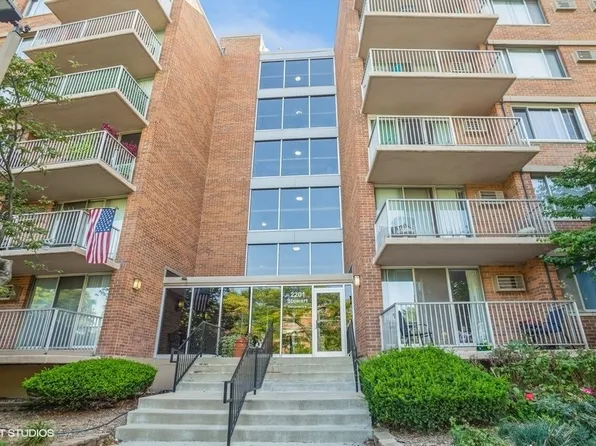 2201 S Stewart Ave APT 5M, Lombard, IL 60148