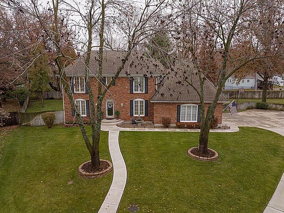 3rd image of 505 NE Wild Plum Ct