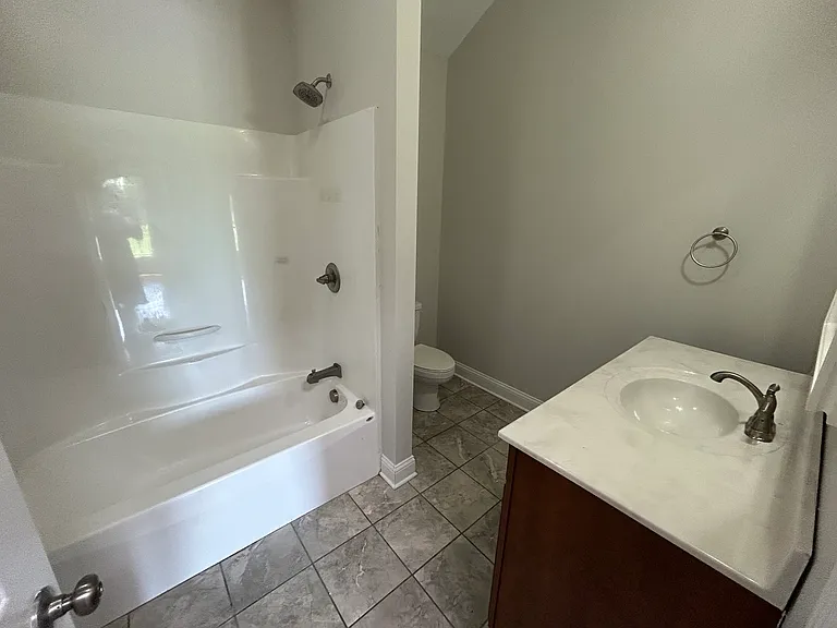 127 Greystone Ct — Photo 6