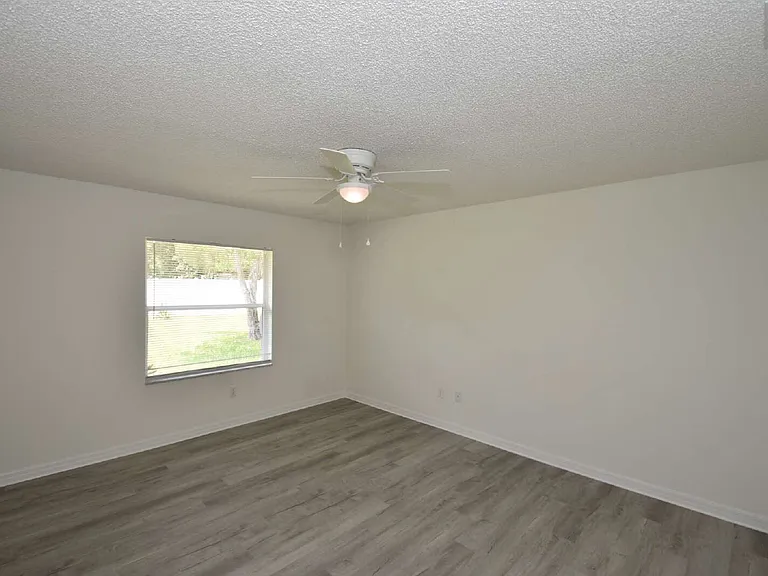 33 Poinsettia Ln — Photo 34