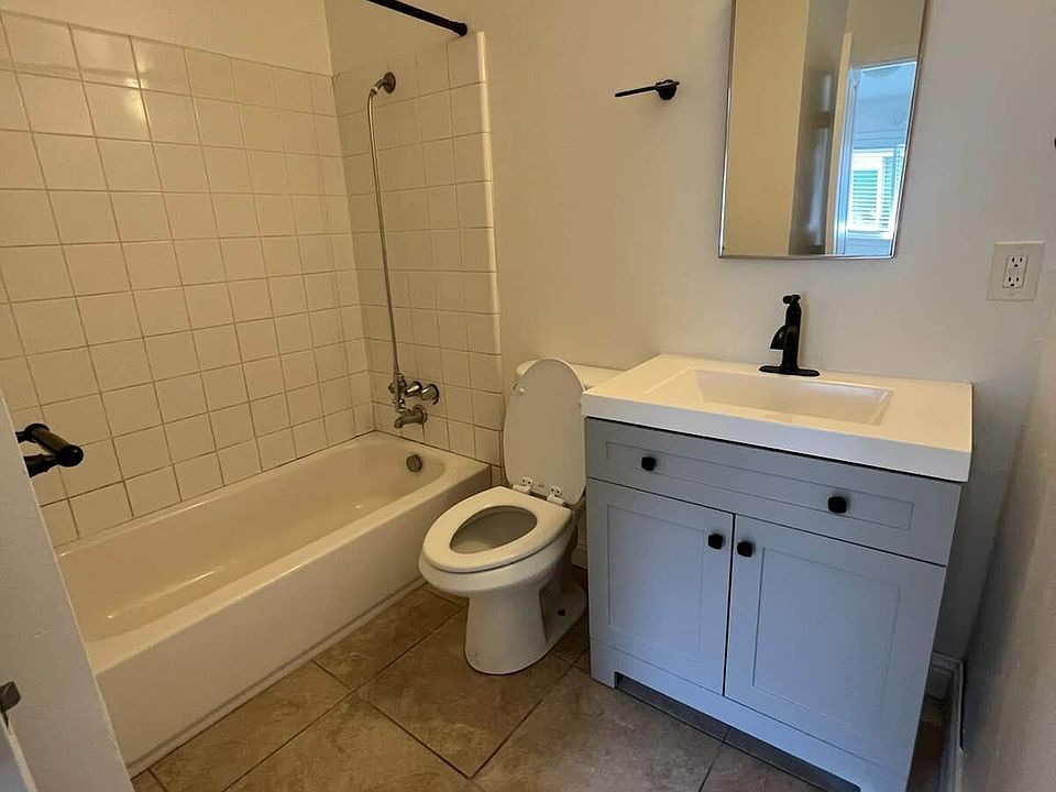 1st image of 1096 Roewill Dr #8