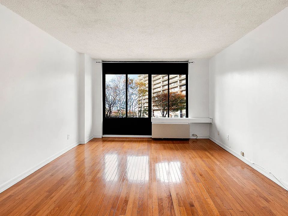 1st image of 25-40 Shore Blvd #1I