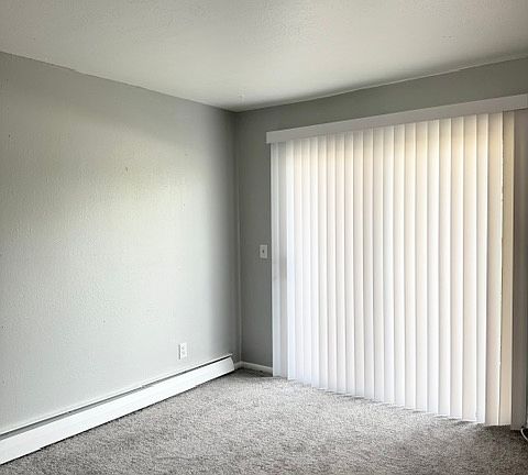 3rd image of 4836 Douglas Rd #4