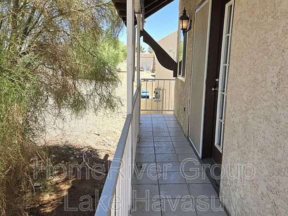 2nd image of 85 Acoma Blvd S APT 4