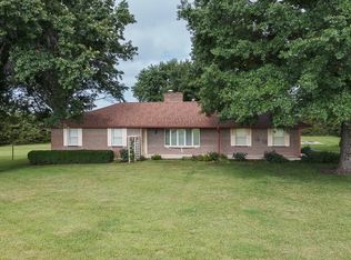 20723 Kissinger Rd, Tonganoxie, KS 66086