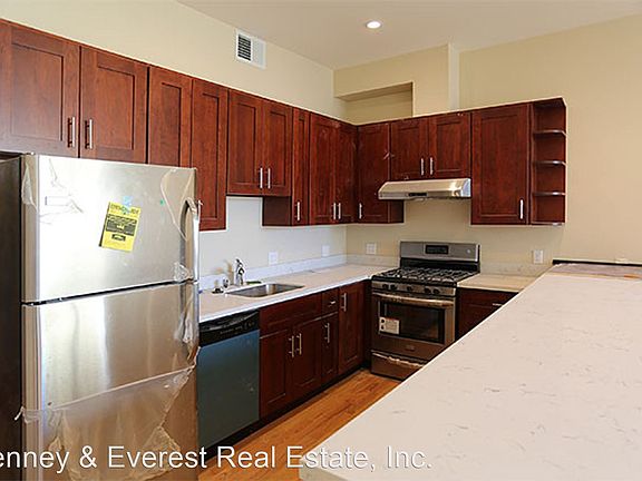 4th image of 2138 Jones St