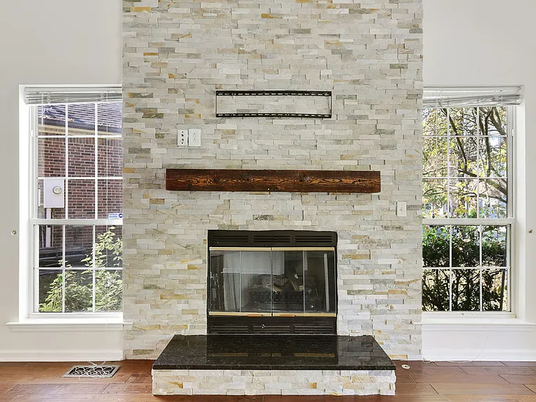 4933 Alexis Dr — Photo 10