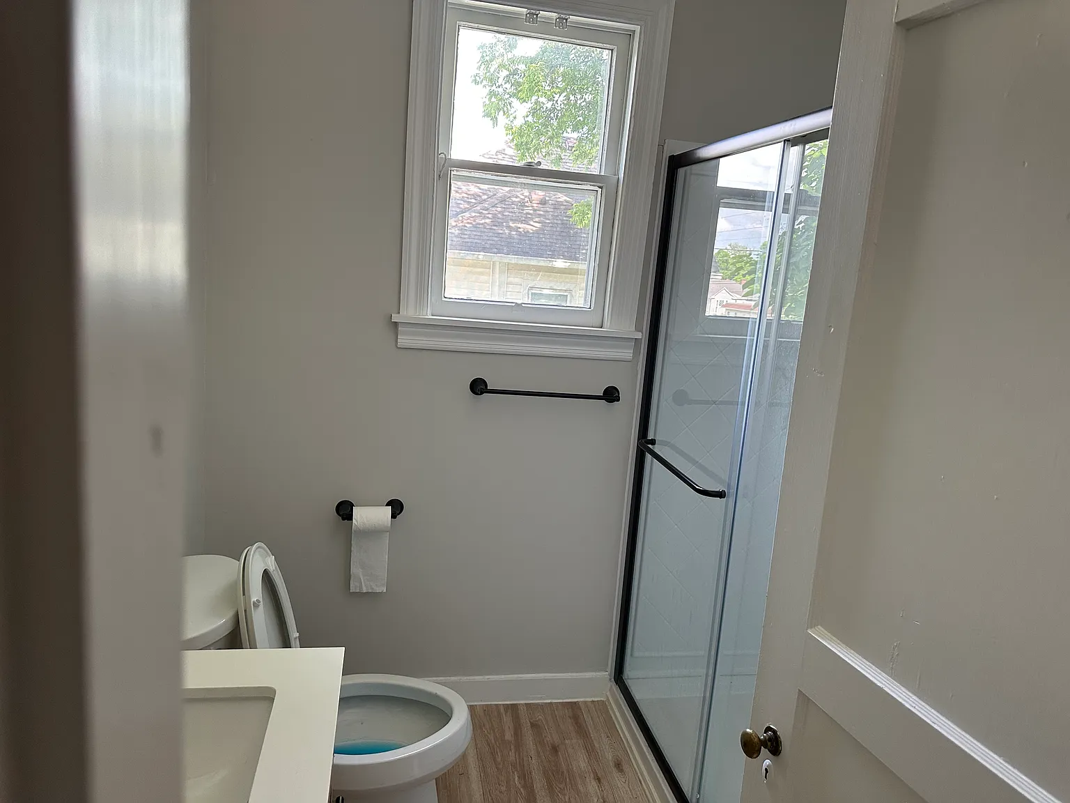 1 bed, 950 sqft, $1,200 — Photo 2
