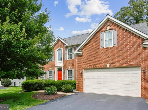 8558 Fisher Woods Dr, Lorton, VA 22079