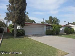 3rd image of 1423 E 1st St