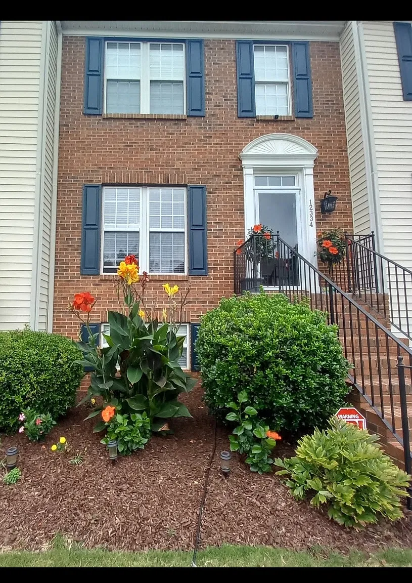 3 bed, 3.5 bath, 2260 sqft, $2,150 — Photo 1