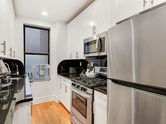 4th image of 812 Riverside Dr APT 45