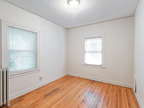 4th image of 3528 Pleasant Ave #201