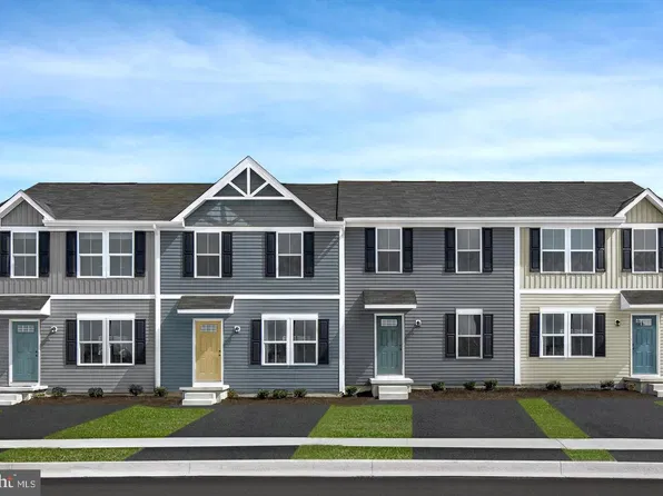 3 Dayspring Dr #J2, Orwigsburg, PA 17961