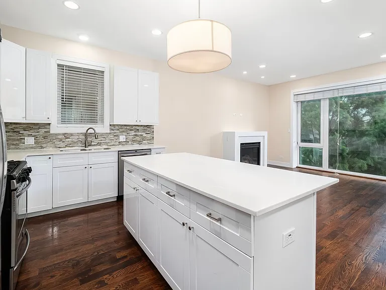 KDG Avondale LLC — Photo 4