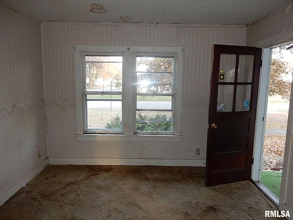 2nd image of 915 N Montgomery Ave