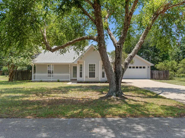 8525 Misty Ridge Ln, Navarre, FL 32566