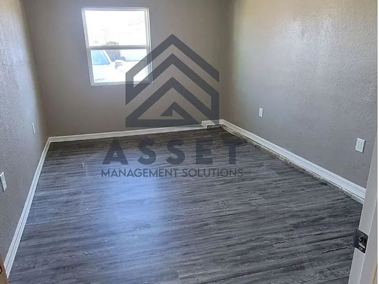 7217 Edenborough Dr — Photo 35