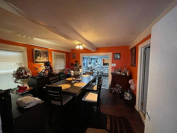 4th image of 11914 155th St