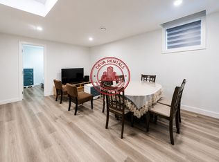 3016 12th Ave NW, Edmonton, AB T6T 2H1