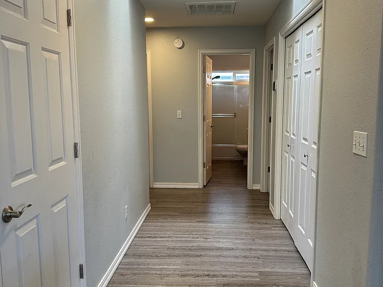 350 Walnut Ln — Photo 11