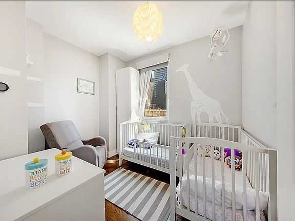 5th image of 26-26 Jackson Ave #605