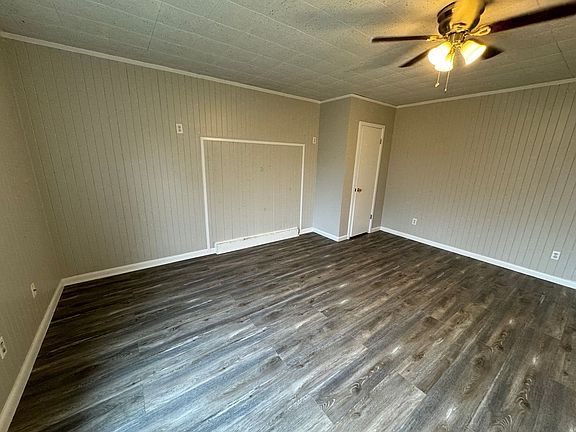 4th image of 540 Searcy St #0