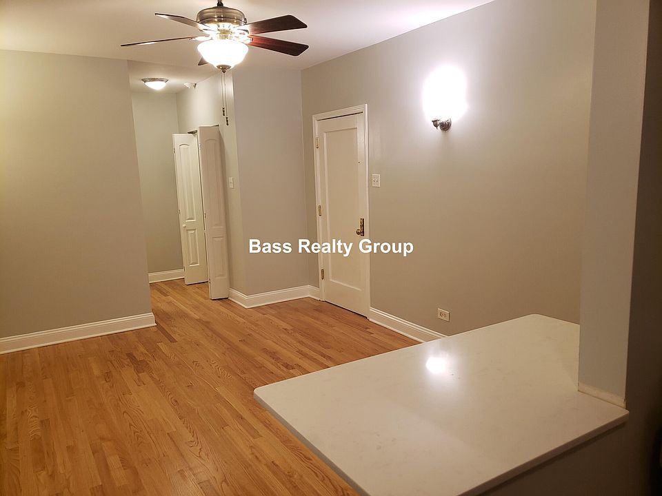1st image of 1369 W Greenleaf Ave #107
