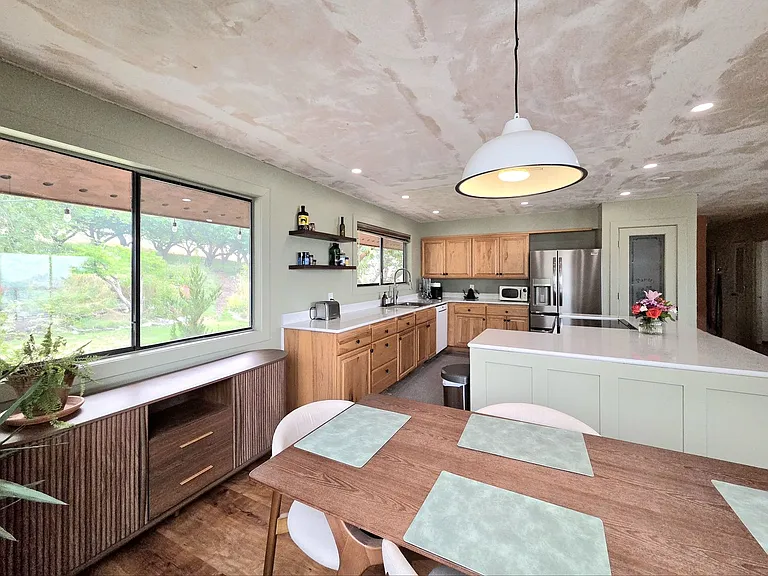 2211 NW Cascade Ave — Photo 11
