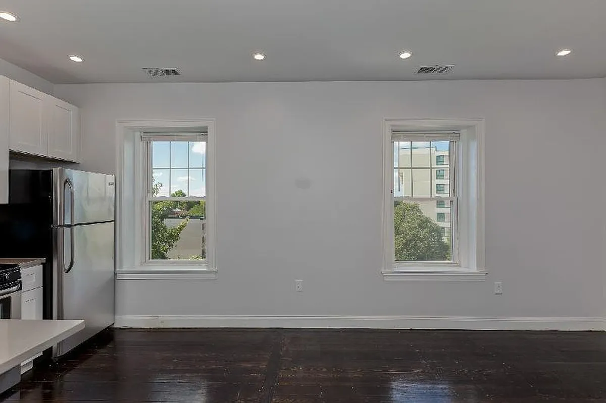 Building Photo - 1006 Tremont St #2B