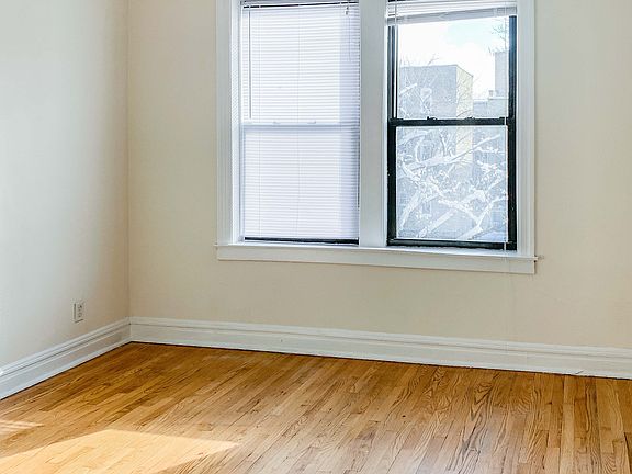 2nd image of 1953 1/2 W Winnemac Ave #2
