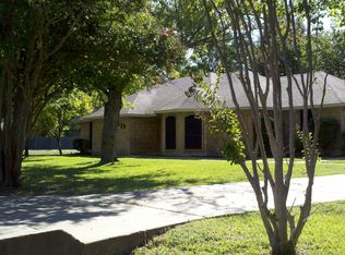 129 Ridge Crest Dr, Red Oak, TX 75154